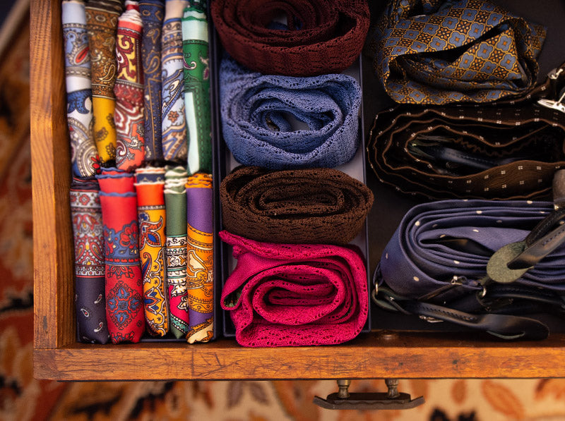 serà fine silk - How to store your pocket squares