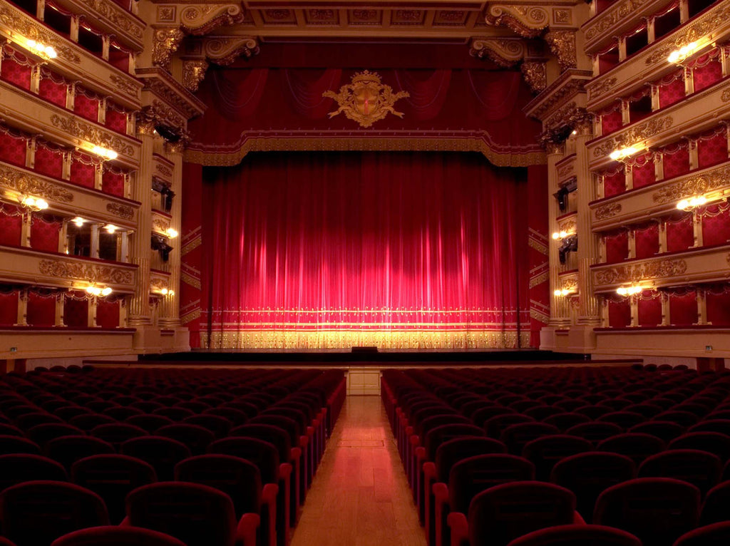 Blog article on What to Wear to La Scala’s Opening Night with Serà Fine Silk made in Italy accessories