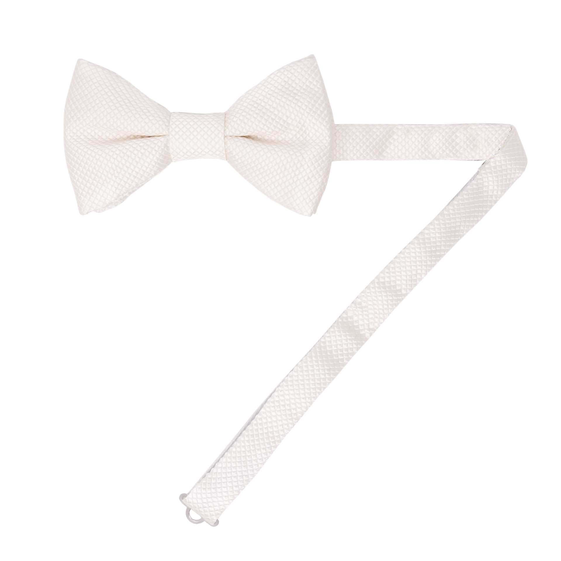 Matelassé Bow Tie Pre tied