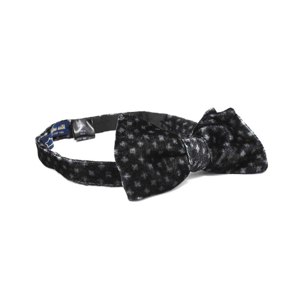Black Pre-Tied Velvet Printed Bow Tie - serafinesilk