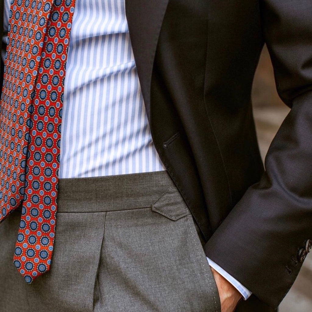 red with light blue round pattern silk tie - serà fine silk
